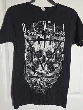 Star Tee The Devil Wears PRADA Band T Shirt Size Small